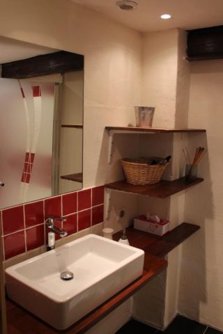 31G100982-d9e5dcc3c1d04bde85463a5d1ff8a1ce