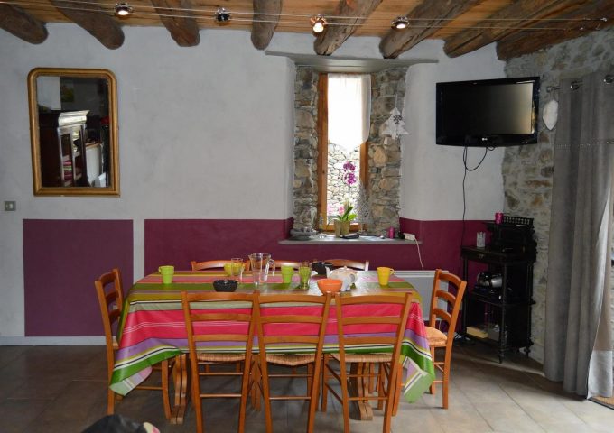 31G100982-e24f485b0c5f49efb500e06f38837542