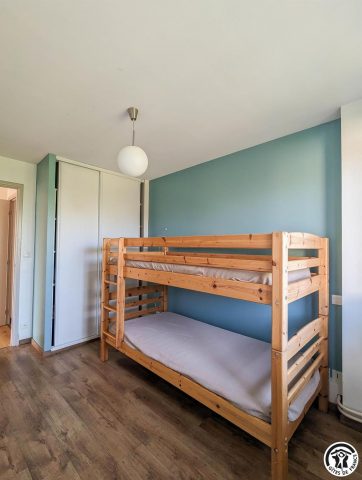 31G100984-22ee0c34900a4a2dbb0228c3f8aff631