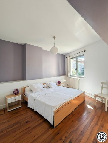 31G100984-36d195e2a01c47a6855fb3f392b309f1