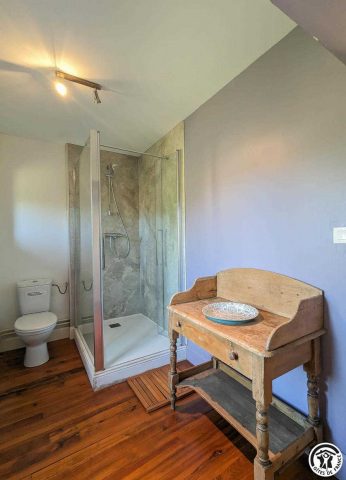 31G100984-89534672e9b5435ea79d93292386bbf2