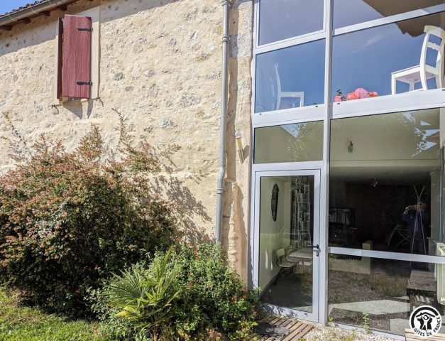 31G100984-9a85a3354aaa4f5691656e47118fc2d8