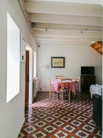 31G100985-3ba28721bfbd4db4a8ea084d16e9cc53