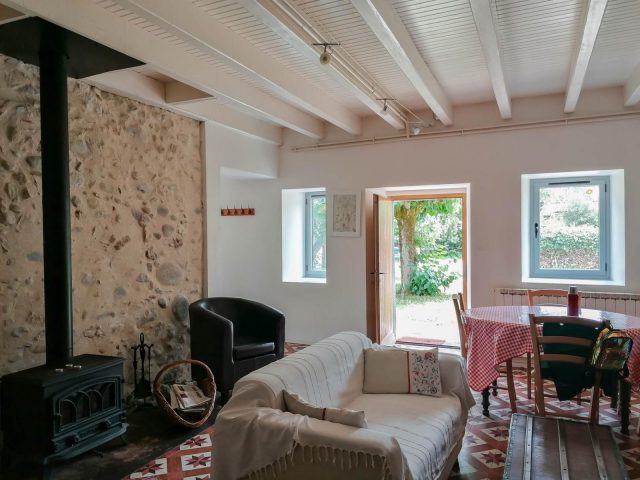 31G100985-9ac71ef56db7490d8fb458e98a6c699e