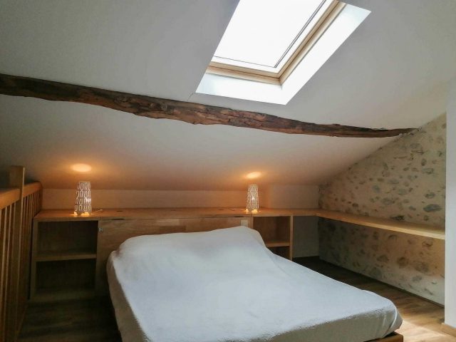 31G100985-e88d6710a46240ffb75f7c391ef48531