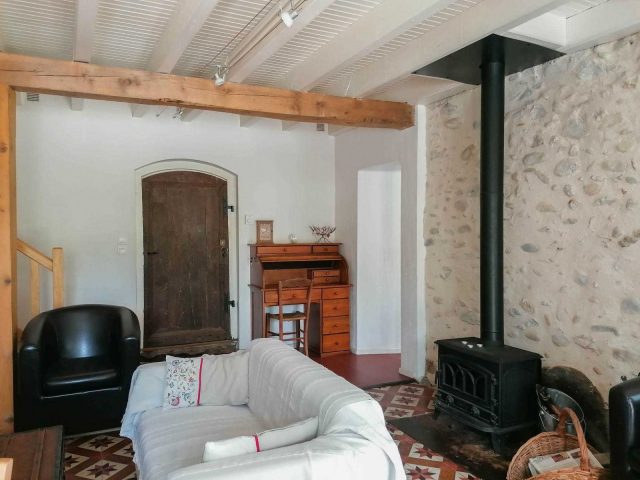 31G100985-f51759b3736d4cb39c8fd0769f913db2