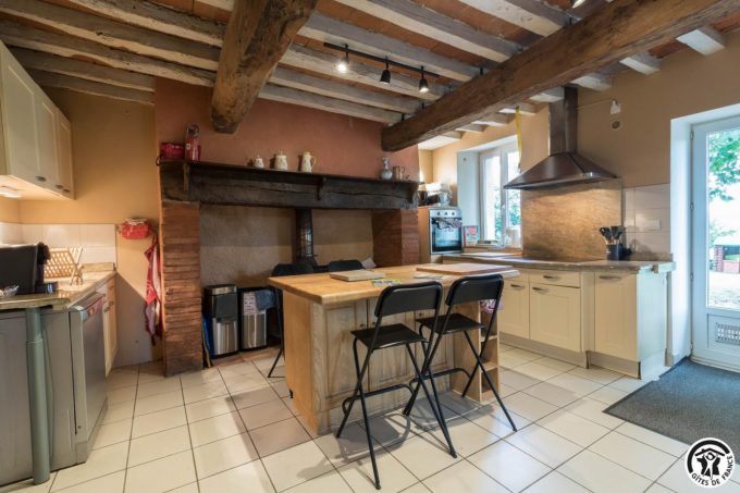 31G101006-c22381464eb8424595eef6886f0e9dee