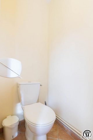 31G101011-0987c4b8c3574f1cbe33bc1e35112c05