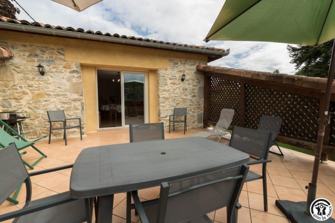 31G101011-752e6ecacc954770b21f06e8d1af6024