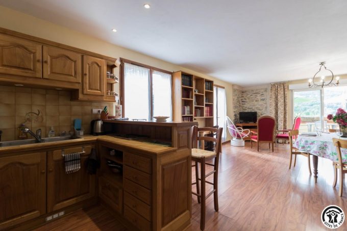 31G101011-94b13ee6c3444986a459294ac5abcb74