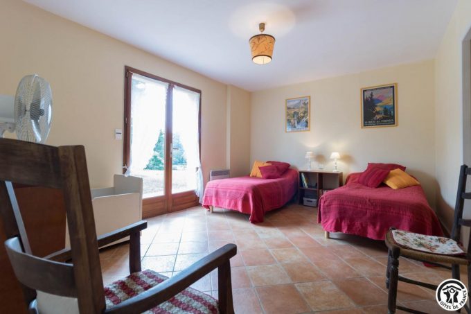 31G101011-c3f7df2da3eb4996944166c8c2fa88be