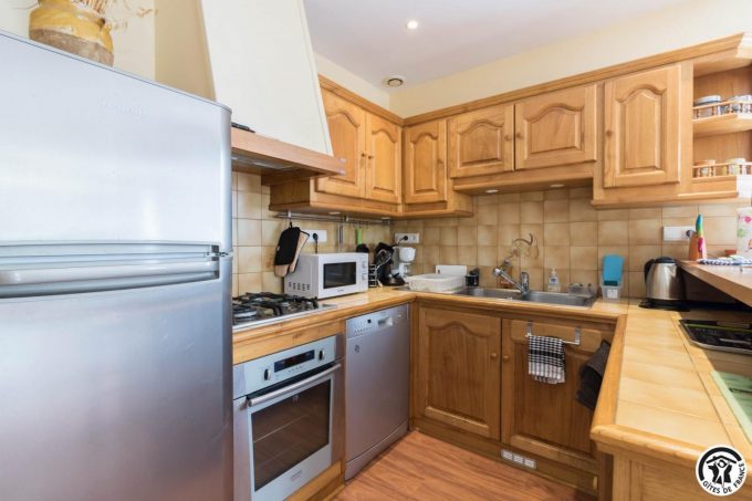 31G101011-f72196e8f4574a05b26fa9d2c41bcc29