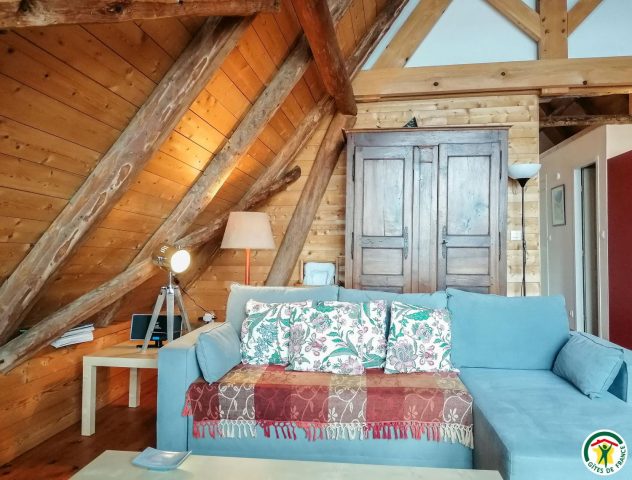 31G101043-7984e7d799f045839b40c7e61c53ea6d