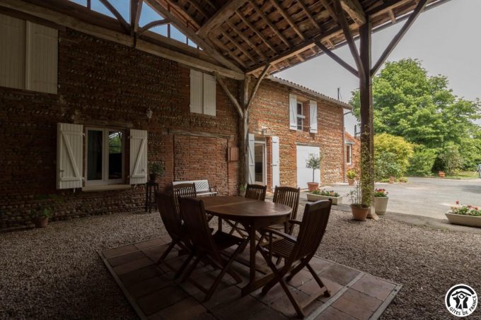 31G101045-f9abbd733f374058ba654b91a0a0337d