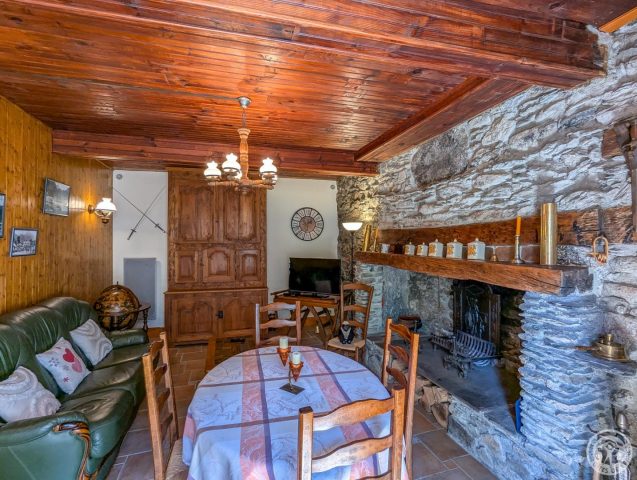 31G101052-66542ea8a33548f892e5dde5e9970a00