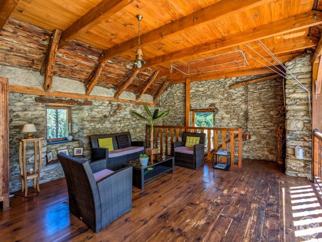 31G101052-8c66bf7aca8d4c2e85844feb32e66fde