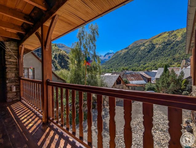 31G101052-fac7baaaf60d4b8396bc232cd9b1c2f8