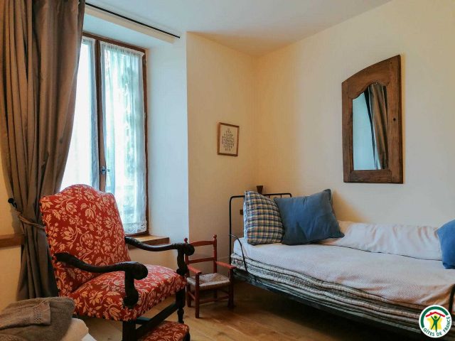 31G101054-330b0a01e2684c92bf1d6f0919788ecf