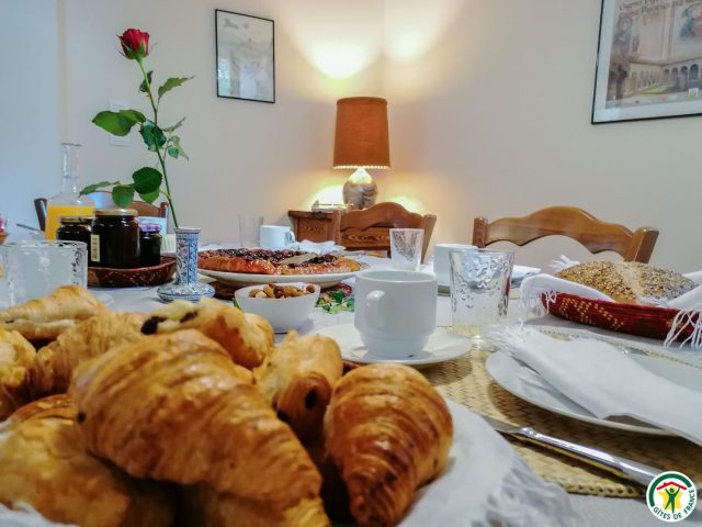 31G101054-a571d277f84d4d37adf9df8b3c799cf6