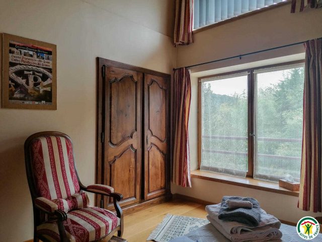 31G101054-c6aa84e4b9644b3aa5e9398a3ba21641