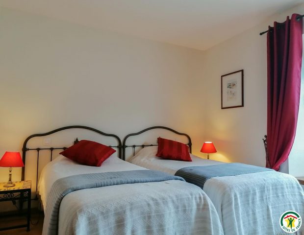 31G101054-c9622a37d3d54c35851122a8843fe1fe