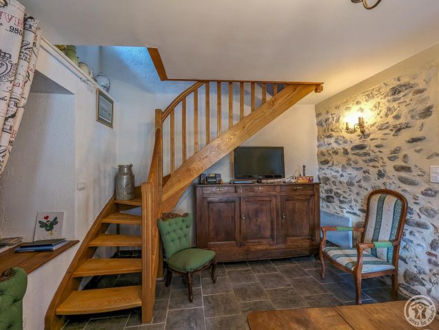 31G101056-0703d1940de341b5bd56d71138a046b5