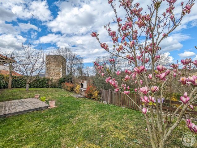 31G101056-18ee93103a6348e08daaadaddb064993