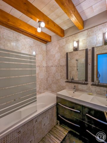 31G101056-1a4d42762bca4f74b877da150a561d30