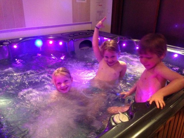 31G101056-4766d3ae07974334a3bf829d654f7cf9