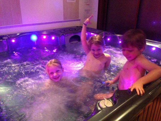 31G101056-7b31c11203a04079a521fdedd31a8b54