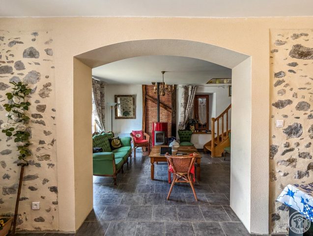 31G101056-912662f3264e4a4f914ad7fda5e1846f