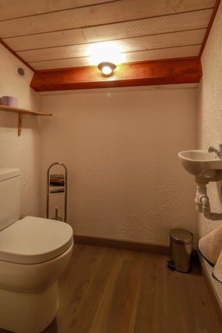 31G101056-d9ad7d479ff7462d9cada7aab36e98bc