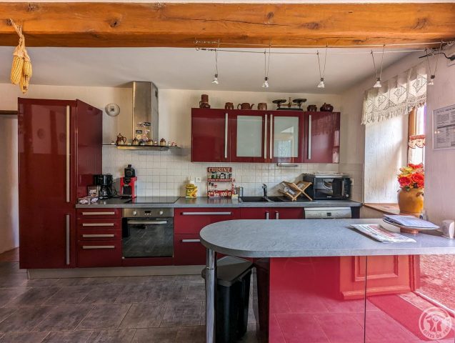 31G101056-fc80c23036314ababaf3450c06edd95f