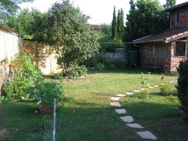 31G101092-5586f2e0d4194ff88aea3f6c35b8c7ae