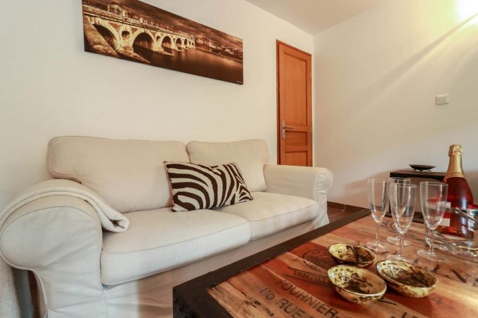 31G101100-642a2a6021cc46f1a1ee5913db237ae7