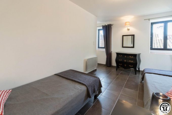 31G101100-8632d9b00a2b4ae397ae701078746e30