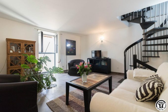 31G101100-a3758139a84f4be3a5e4c7eb1fe2c5dd