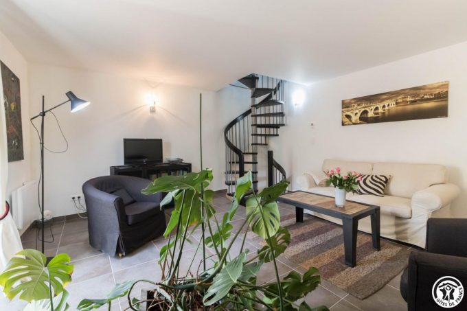 31G101100-a3b322fa90be4a8496f9164845cacafd