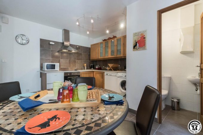 31G101100-da72b2aea8e240a5823886d709385e99