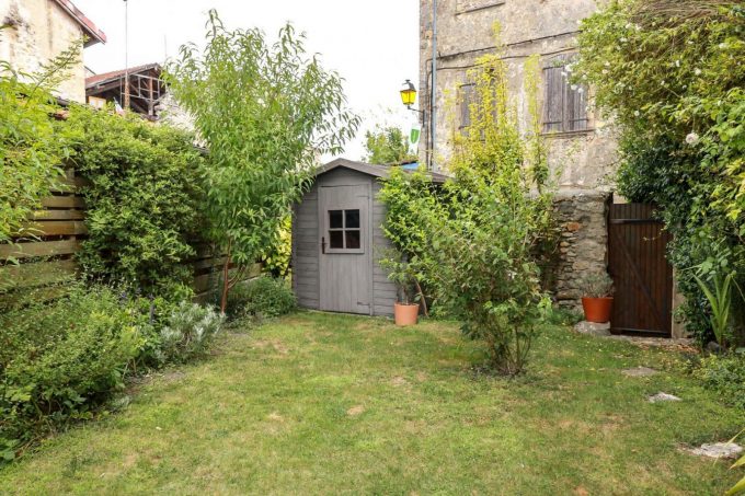 31G101100-f5496a0f24c14a1dba0b0aa753810d4a