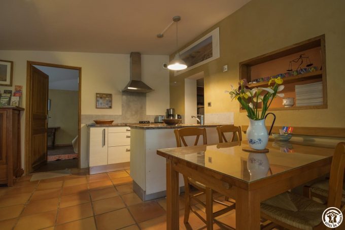 31G101102-d9853ac7d91f44d1bffd77ed15176816