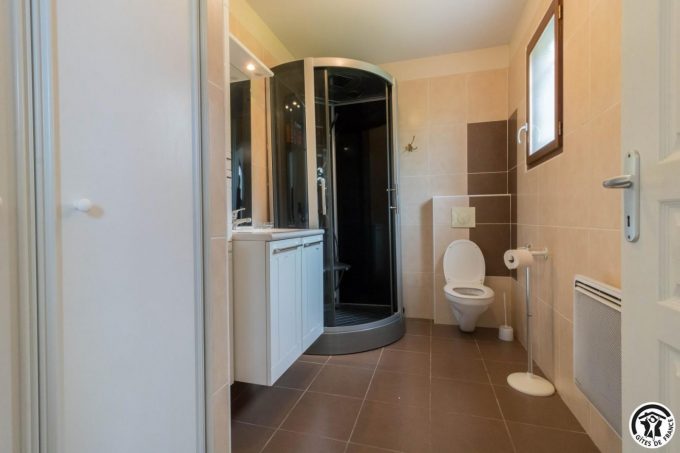 31G101105-4786deb8eaac4f56904783fbc5a8fd27