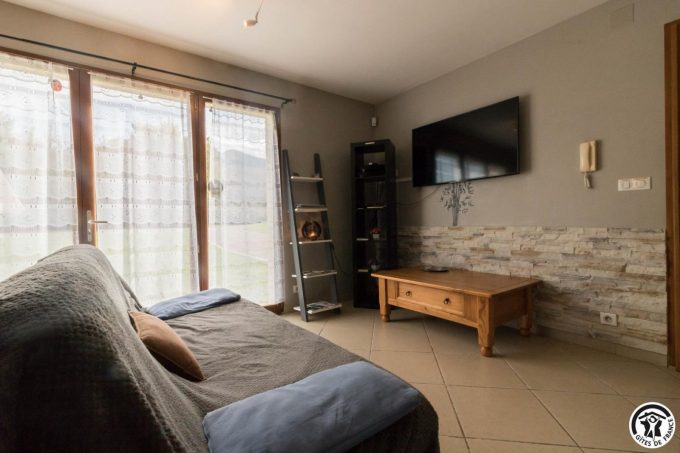 31G101105-78f9107f2bec4278886fabdfbfceae43