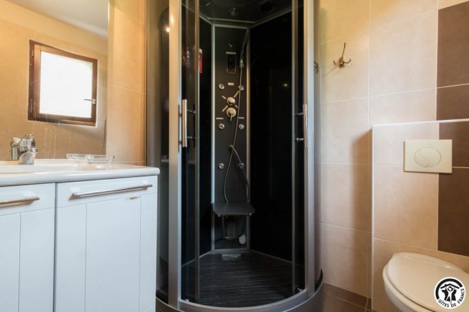 31G101105-ab5c1ab3670e465ea207bb9d817fa90f