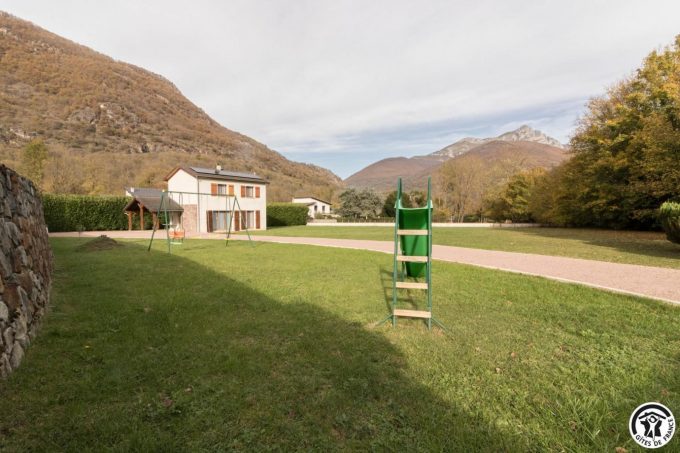 31G101105-b7a9d564c95e4353894fa1abb26b2d87