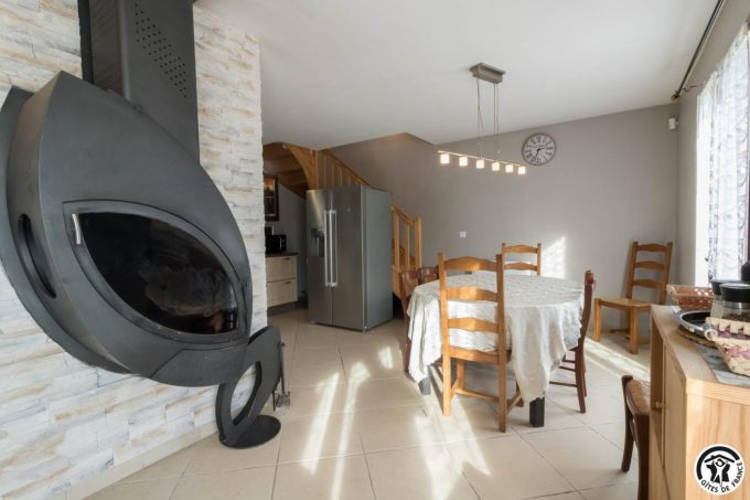 31G101105-c3a2f4957f1d4bef9dd2ec1424ea73bc