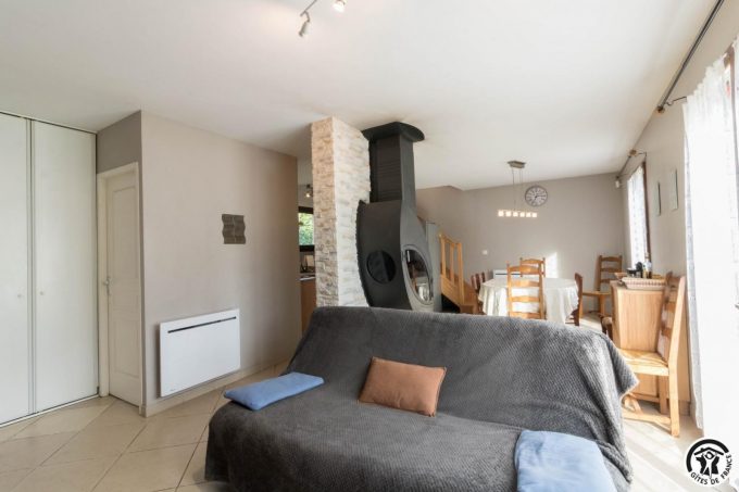 31G101105-c5d95685171745999158260a85ebc5d6