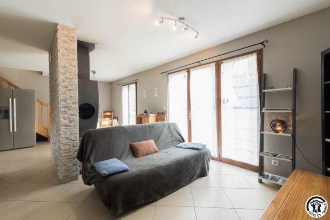 31G101105-cdba426532c94e00999a42bc522ec4dc