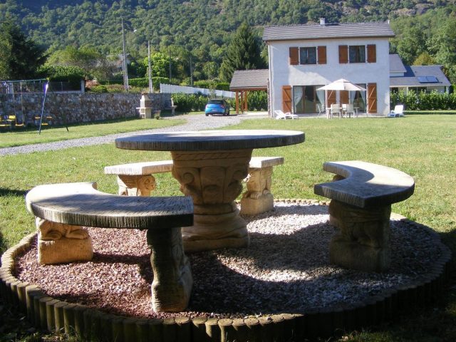 31G101105-e96a30d90cde47f0b94edb757d7cfbe1