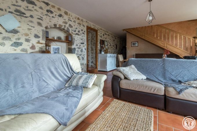 31G101116-208a6d3f69bc41f085626c0768219a7b